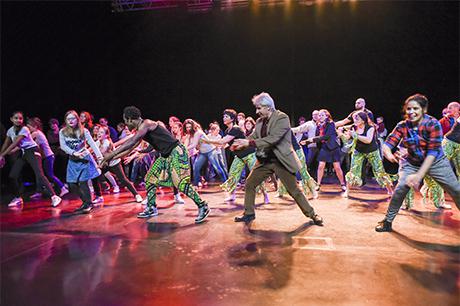 ... et le final regroupant tous les acteurs de la soirée...